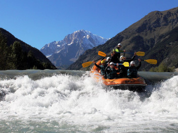 Residence Le Petit Coeur - Activité Rafting avec Mont-Blanc