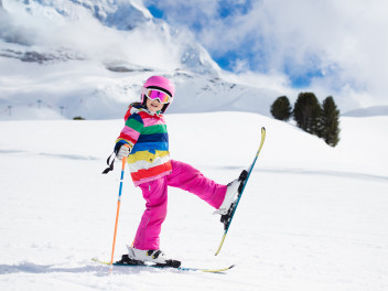 Residence Le Petit Coeur - Children skiing